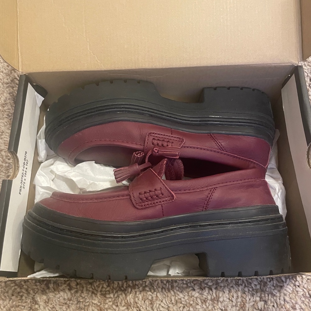 Converse Loafers - burgundy